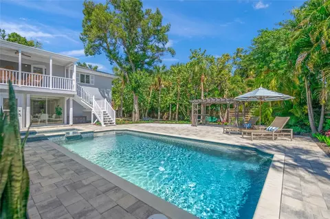185 Faubel St, Sarasota, FL 34242