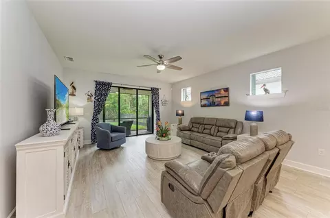 Living - 7572 Viola Loop, Bradenton, FL 34202 photo 2 of 5