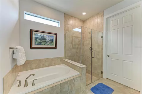 Bath - 7572 Viola Loop, Bradenton, FL 34202 photo 2 of 4