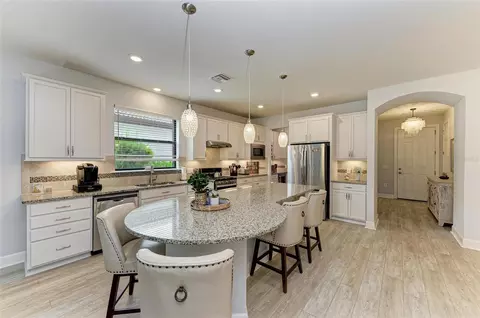 Kitchen - 7572 Viola Loop, Bradenton, FL 34202 photo 3 of 8