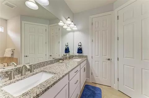 Bath - 7572 Viola Loop, Bradenton, FL 34202 photo 1 of 4