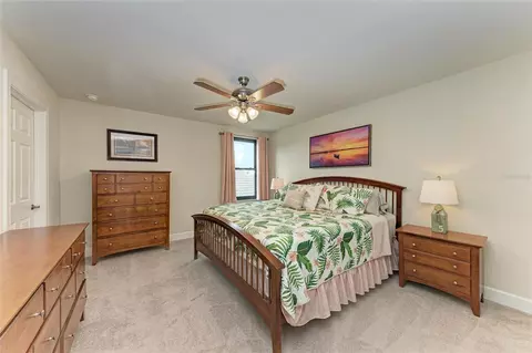 Bedroom - 7572 Viola Loop, Bradenton, FL 34202 photo 6 of 8