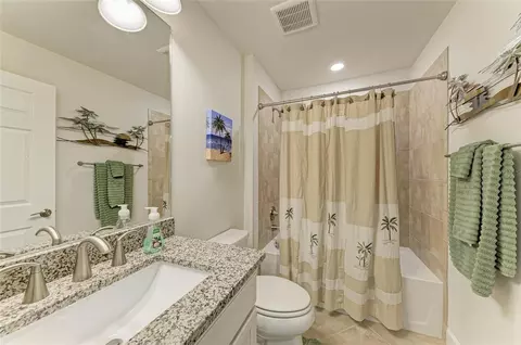 Bath - 7572 Viola Loop, Bradenton, FL 34202 photo 4 of 4
