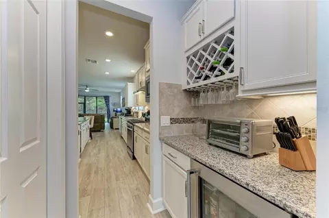 Kitchen - 7572 Viola Loop, Bradenton, FL 34202 photo 7 of 8