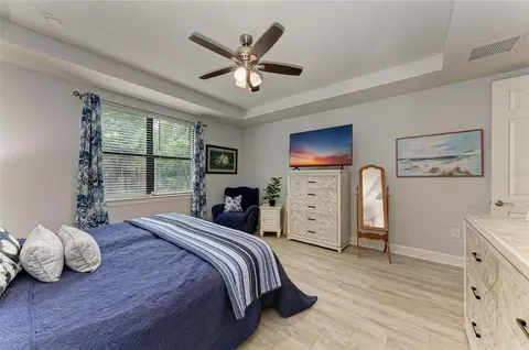 Bedroom - 7572 Viola Loop, Bradenton, FL 34202 photo 2 of 8