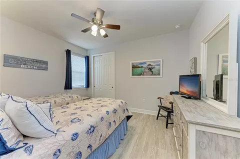 Bedroom - 7572 Viola Loop, Bradenton, FL 34202 photo 4 of 8