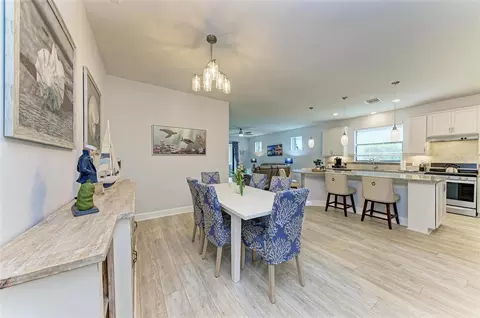 Dining - 7572 Viola Loop, Bradenton, FL 34202 photo 2 of 3