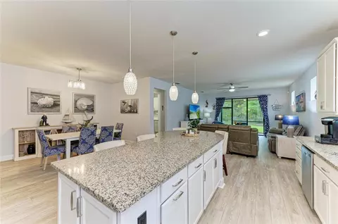 Kitchen - 7572 Viola Loop, Bradenton, FL 34202 photo 8 of 8