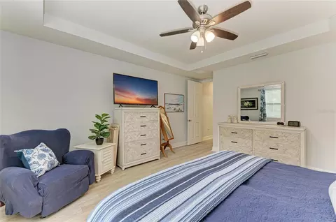 Bedroom - 7572 Viola Loop, Bradenton, FL 34202 photo 3 of 8