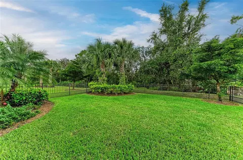 Exterior - 7572 Viola Loop, Bradenton, FL 34202 photo 6 of 9