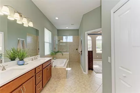 Bath - 15918 31st St E, Parrish, FL 34219 photo 2 of 5