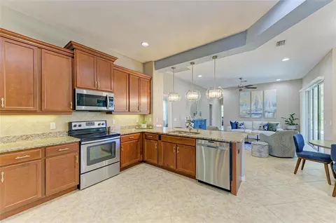 Kitchen - 15918 31st St E, Parrish, FL 34219 photo 5 of 7