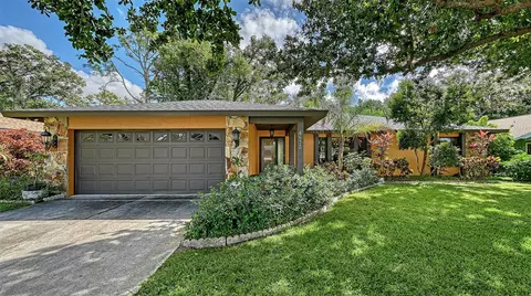 4873 Huntleigh Dr, Sarasota, FL 34233