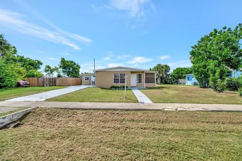 7959 Hyde Park Ave, North Port, FL 34287