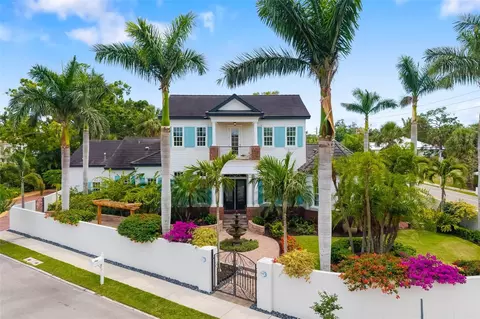 1810 Lincoln Dr, Sarasota, FL 34236