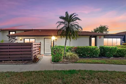 5400 34th St W #A12, Bradenton, FL 34210