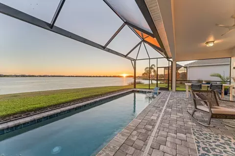 977 Crosswind Ave, Sarasota, FL 34240