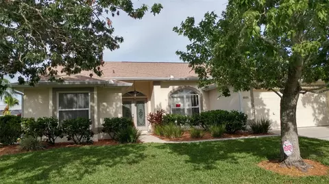 6005 Cedarwood Ln, Bradenton, FL 34203