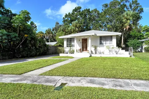 1931 Edgewater Dr, Sarasota, FL 34234