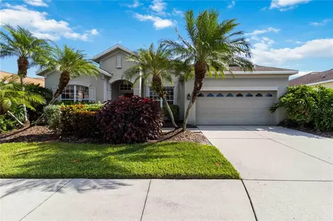 343 Londonderry Dr, Sarasota, FL 34240
