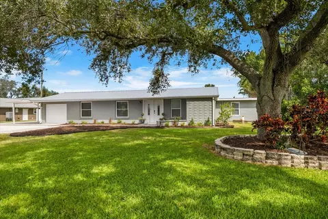 2002 17th St W, Palmetto, FL 34221