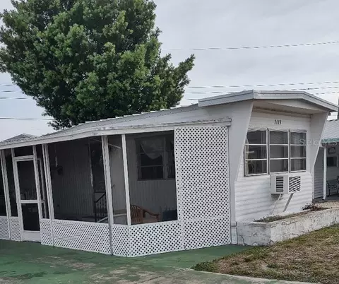 2113 Illinois Ave, Bradenton, FL 34207