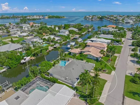 518 74th St, Holmes Beach, FL 34217