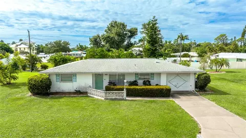 519 Acacia Ln, Nokomis, FL 34275
