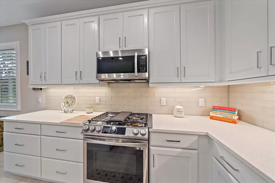Kitchen - 4149 Golden Creek Ter, Parrish, FL 34219 photo 6 of 6