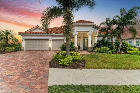 8201 Heritage Grand Pl, Bradenton, FL 34212