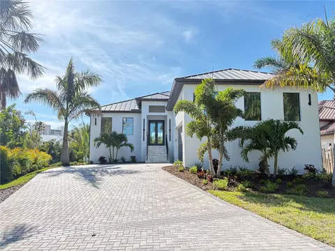 276 Island Cir, Sarasota, FL 34242