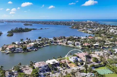 810 Siesta Dr, Sarasota, FL 34242