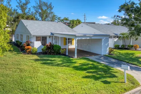 9509 Kingston Dr, Bradenton, FL 34210