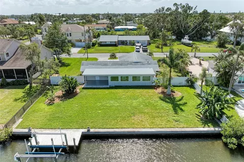 4412 Dolphin Ln, Palmetto, FL 34221