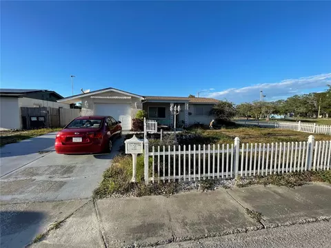 8253 Hixton Dr, Port Richey, FL 34668