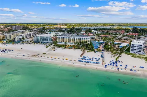 915 Seaside Dr #407, Sarasota, FL 34242