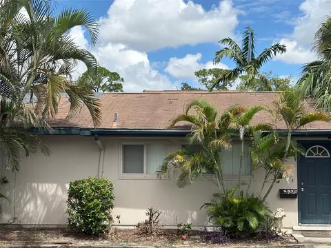927 Byron Ln #13-B, Sarasota, FL 34243