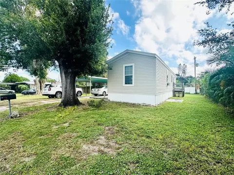 2909 18th St W, Bradenton, FL 34205
