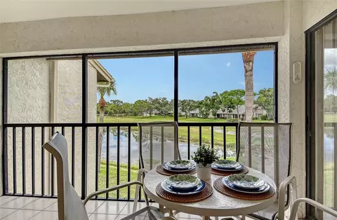 4416 Weybridge #90, Sarasota, FL 34235