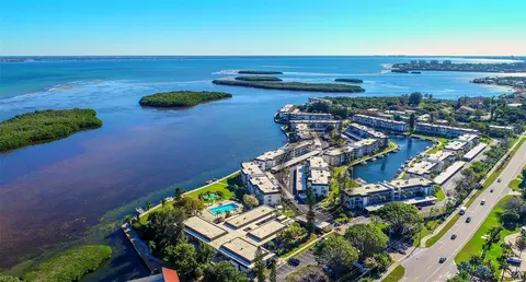 4380 Exeter Dr #303, Longboat Key, FL 34228