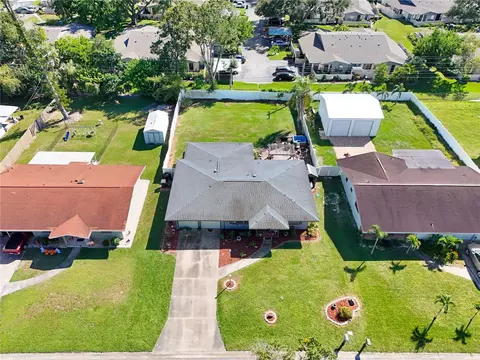 2707 27th Avenue Dr W, Bradenton, FL 34205