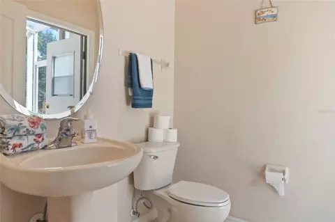 Bath - 8746 Stone Harbour Loop, Bradenton, FL 34212 photo 2 of 5
