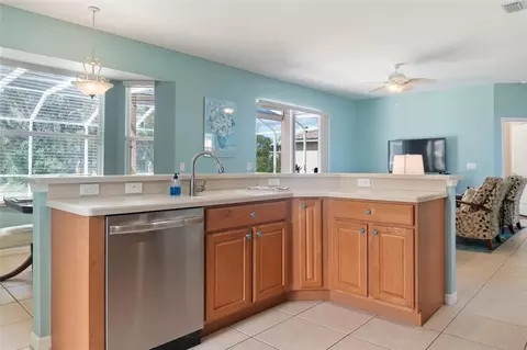 Kitchen - 8746 Stone Harbour Loop, Bradenton, FL 34212 photo 4 of 4