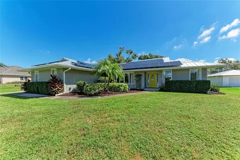 1821 Racimo Dr, Sarasota, FL 34240