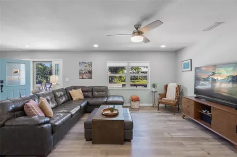 Living - 744 Guild Dr, Venice, FL 34285 photo 2 of 3
