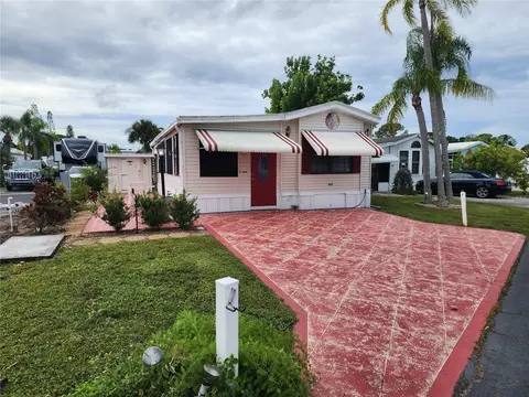 1674 University Pkwy #389, Sarasota, FL 34243