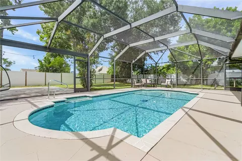 908 NE 5th Pl, Cape Coral, FL 33909