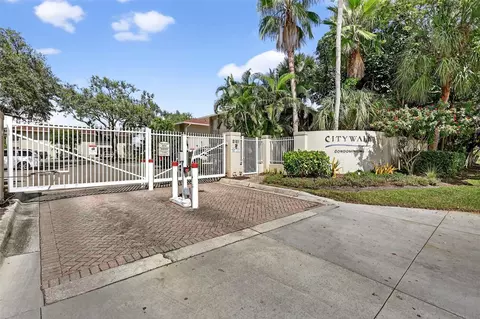 2121 Wood St #226, Sarasota, FL 34237