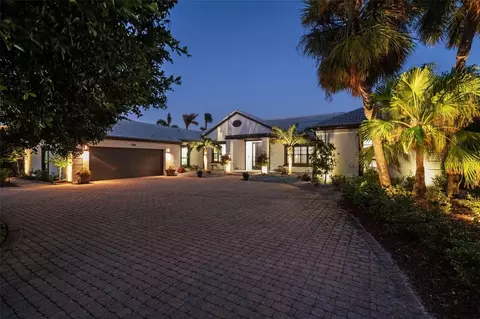 355 W Royal Flamingo Dr, Sarasota, FL 34236