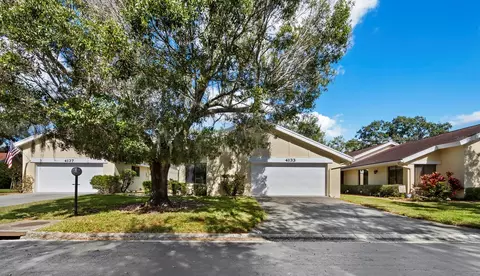 4133 Carriage Dr #18, Sarasota, FL 34241